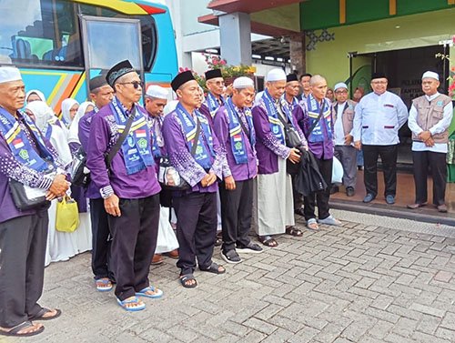 Hal 16 4 Klm Martapura Diberangkatkan