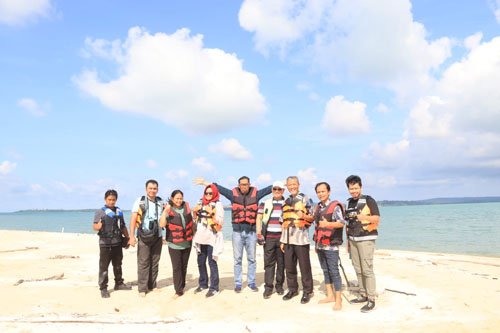 Kakanwil Direktorat Jenderal Bea dan Cukai Kalsel Berwisata Ke Kotabaru 1 Hal 16 K Baru 3 klm