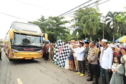 Pj Bupati Melepas Jemaah Calon Haji HSU 1 Hal 4 HSU 4 klm