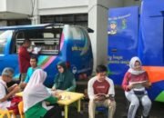 Merengkuh Dunia dengan Membaca 33 Merengkuh Dunia dengan Membaca
