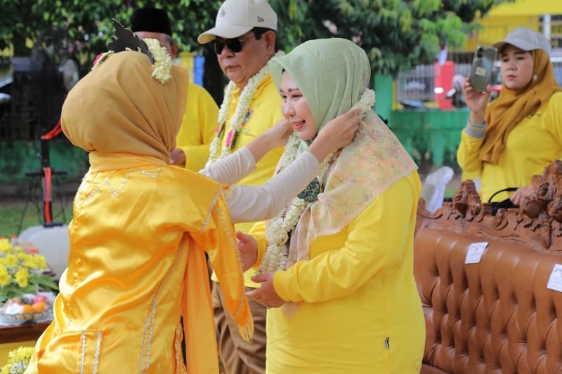Paman Birin dan Acil Odah Disambut Meriah Pelajar pada Launching Germas Cinta Banua di SMAN 2 Banjarbaru 1 IMG 20240527 WA0035 e1716813148712