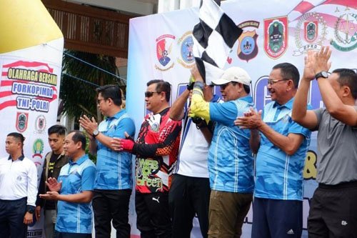 Perkuat Sinergitas, Paman Birin Olahraga Bersama Forkopimda dan TNI-Polri 1 1 35 klm Kontrak Pemprov 4 Perkuat Ber4sinergitas Paman Birin olahraga bersama Forkopimda