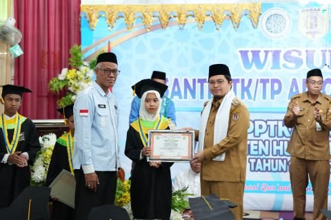 Bupati HST Aulia Wisuda 280 Santri TK-TP Al-Quran XXXVI 1 1000445218 e1719240253588