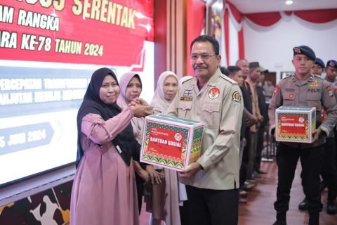 Sambut Hari Bhayangkara ke-78, Ketua DPRD H Supian HK Hadiri Bakti Sosial Polda Kalsel 1 1000447131 e1719362888490