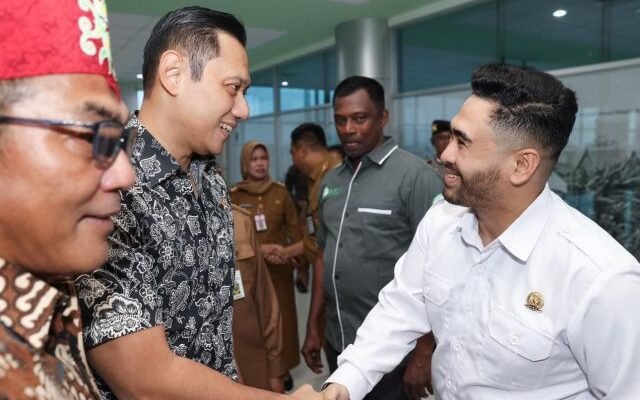 H. Ismeth Dampingi Menteri ATR/Kepala BPN, Agus Harimurti Yudhoyono dalam Kunjungan di Palangka Raya