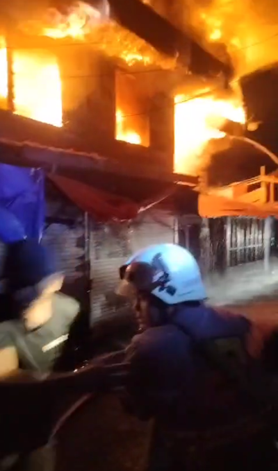 Kebakaran di Gang Maluku Kelurahan Pasar Lama Kakek Meninggal Dunia saat Rumahnya Terbakar 1 5 HL Kebakaran Maluku 3klm