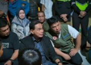 Zairullah Kunjungi Pengungsi dan Dapur Umum Banjir Kecamatan Satui