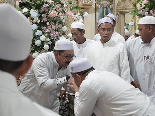 Wabup Hadiri Haul KH Ahmad Tarmidzi Fuadi 1 Hal 16 4 KLm Martapura Hadiri haul