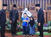 DPRD Tanbu Beri Penghargaan Ke Abdulloh Mubarok