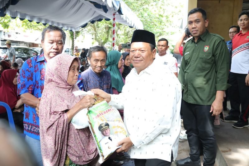 Masyarkat Antusias Datangi Pasar Murah di Mendawai Bawah, Dibuka Sekretaris DPRD Kalteng 1 IMG 20240607 WA0029 e1717754148424