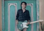 Eross Candra SO7 Lelang Gitar Pribadinya buat Sumbang Palestina 28 Eross Candra SO7 Lelang Gitar Pribadinya buat Sumbang Palestina