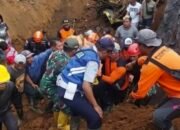 Pj Bupati Lumajang: Evakuasi Korban Longsor Utamakan Keselamatan 10 Pj Bupati Lumajang: Evakuasi Korban Longsor Utamakan Keselamatan