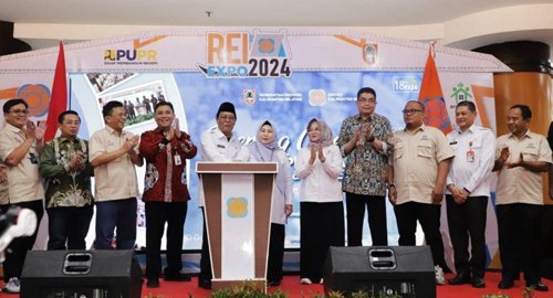 1 4 cm Kontrak Pemprov 24 Paman Birin dan Acil Odah buka pameran perumahan