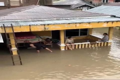 Banjir Genangi Enam Kecamatan 1 1000469471 e1720683257486