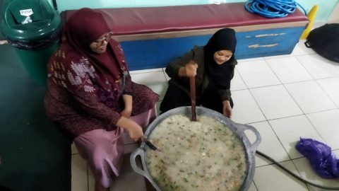 Peringatan 10 Muharam Dosen dan Mahasiswa Jalin Keakraban