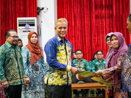 10 BJB1 penyerahan SK