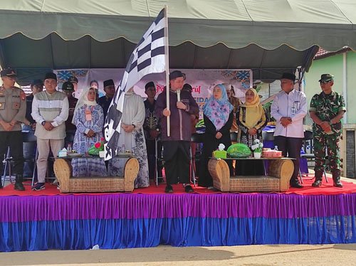 PJ Bupati Saiful Lepas Pawai Taaruf IX Festifal Seni Qasidah. 1 15 katingan 7