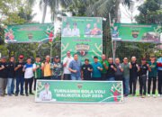 Atlet Voli Antar Kelurahan Rebutkan Piala Wali Kota Cup 2024 15 Atlet Voli Antar Kelurahan Rebutkan Piala Wali Kota Cup 2024