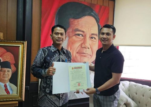 Hal 9 3 KLm HM Yamin maju pilkada