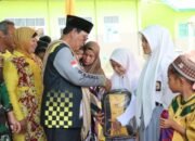 Rangkaian Turdes, Paman Birin Berikan Paket Untuk Pelajar