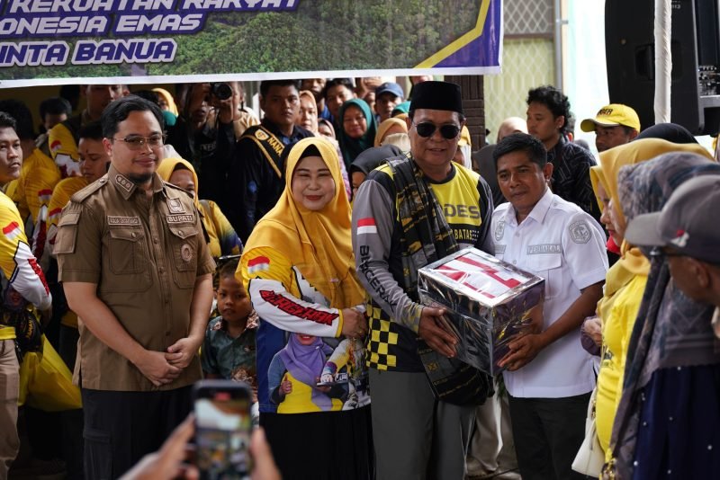 Bupati HST Sambut Turdes Gubernur Kalsel di Desa Awang Besar 1 IMG 20240705 WA0027 scaled e1720181433622