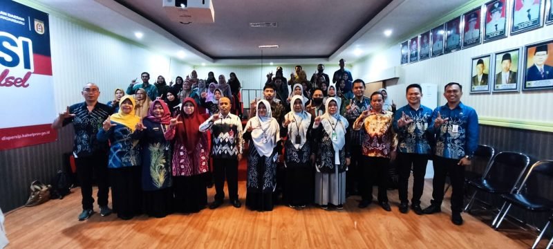 50 Peserta Ikuti Sosialisasi Aplikasi IKalsel Diselenggarakan Dispersip Kalsel di Banjarbaru 1 IMG 20240713 WA0003 e1720827783331