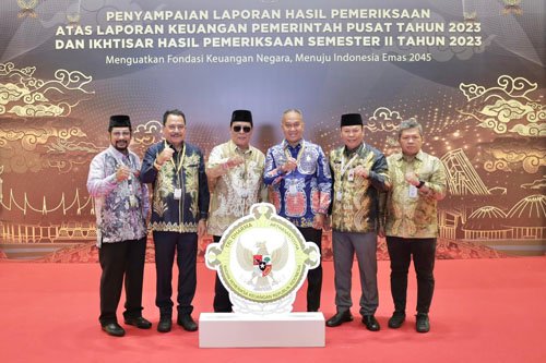 Maju Pilbup Banjar 2024 Syaifullah Tamliha Terima Rekomendasi PPP 1 hAL 9 3 kLM Penghargaan