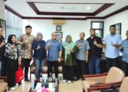Jalin Silaturahmi, PT AHM dan Trio Motor Kunjungi Kalimantan Post 8 Jalin Silaturahmi, PT AHM dan Trio Motor Kunjungi Kalimantan Post