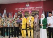 Berkas Pendaftaran Bupati Patahana Diterima KPU Balangan 31 Berkas Pendaftaran Bupati Patahana Diterima KPU Balangan