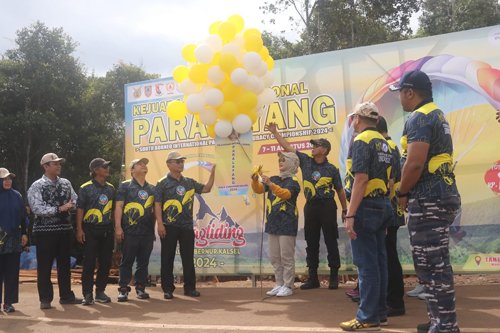 13 3klm paralayang jpg