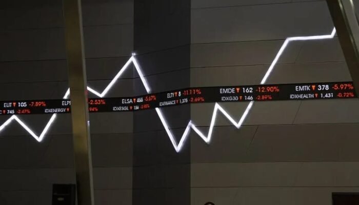 IHSG Akhir Pekan Ditutup Menguat Ikuti Bursa Kawasan dan Global