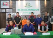 Kuras Uang BRI Bermodus Kreditur, Oknum Mantri Pemrakarsa Bank Dibekuk Kejari Kotabaru 25 Kuras Uang BRI Bermodus Kreditur, Oknum Mantri Pemrakarsa Bank Dibekuk Kejari Kotabaru