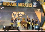 Pendiri SIWO PWI Jaya Bawa Obor pada Pembukaan Porwanas XIV Kalsel 15 Pendiri SIWO PWI Jaya Bawa Obor pada Pembukaan Porwanas XIV Kalsel