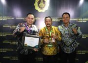 Lindungi Kesehatan Warga Pemkab Tala Terima Penghargaan Kesehatan Dari Wapres