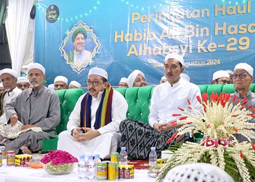 Hal 16 2 Klm Martapura Hadiri haul