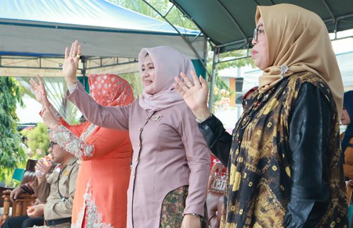 Ketua TP PKK Kotabaru Hj Fatma Kawal Karnaval Hingga Tuntas 1 Hal 16 K Baru 3 klm 7