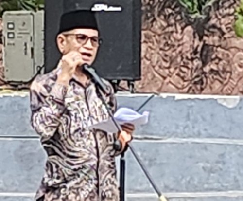 Penghargaan Satya Lencana untuk Sekda Said Ahmad dari Presidsn RI 1 Hal 16 K Baru 3 klm 9