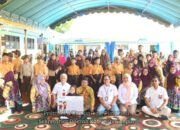 Pj Bupati Tanamkan Sejak Dini Menabung Pada Siswa SLB 14 Pj Bupati Tanamkan Sejak Dini Menabung Pada Siswa SLB