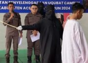 Terpidana Pelecehan Seksual dan Penjudi Online Dicambuk di Aceh Barat