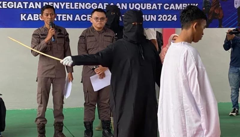 Terpidana Pelecehan Seksual dan Penjudi Online Dicambuk di Aceh Barat 1 IMG 20240816 WA0007