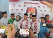 Didampingi Enam Parpol ke KPU, Udin Ansyar-Suriani Resmi Maju Pilkada HSS 33 Didampingi Enam Parpol ke KPU, Udin Ansyar-Suriani Resmi Maju Pilkada HSS