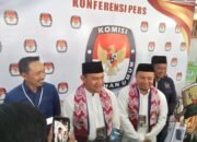 Naik Bentor, Hermansyah-Yopie Mendaftar ke KPU HSS 23 Naik Bentor, Hermansyah-Yopie Mendaftar ke KPU HSS