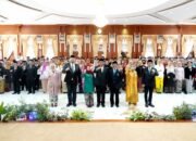 Gubernur Paman Birin Sematkan Tanda Satyalencana Karya Satya kepada 804 ASN Pemprov Kalsel 8 Gubernur Paman Birin Sematkan Tanda Satyalencana Karya Satya kepada 804 ASN Pemprov Kalsel