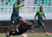Barito Putera Tampil Spirit Tinggi Redam Permainan Persebaya