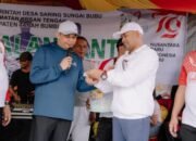 Guru SD Saring Sungai Bubu dan Suaminya, Terharu tak Menyangka Diumrahkan Andi Rudi 12 Guru SD Saring Sungai Bubu dan Suaminya, Terharu tak Menyangka Diumrahkan Andi Rudi