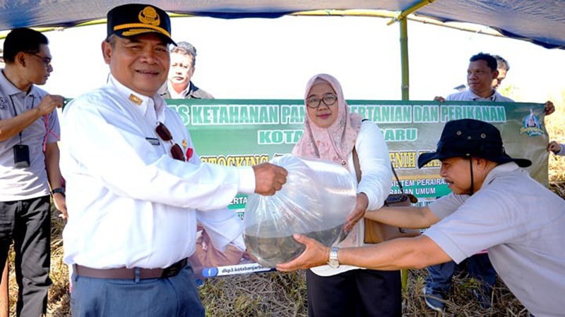 5.000 Benih Ikan Gurami Ditebar untuk Jaga Ekosistem 1 Hal 10 3 Klm BJB 1 8