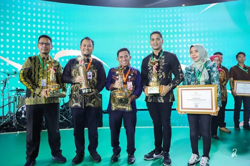 Hal 9 3 Klm Penghargaan