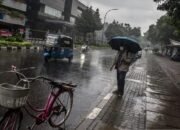 Potensi Hujan Intensitas Ringan di Banjarmasin dan Samarinda 11 Potensi Hujan Intensitas Ringan di Banjarmasin dan Samarinda