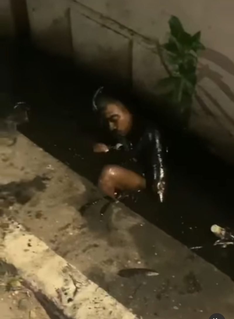 Viral di Sosial Media: Pria "Berenang" di Selokan 1 IMG 20240916 WA0016 e1726485042719