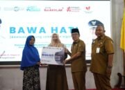 Wabup HST Serahkan Bantuan Peningkatan Usaha Pedagang BAWA HATI 9 Wabup HST Serahkan Bantuan Peningkatan Usaha Pedagang BAWA HATI